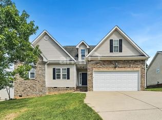 17 Locket Dr, Clayton, NC 27520