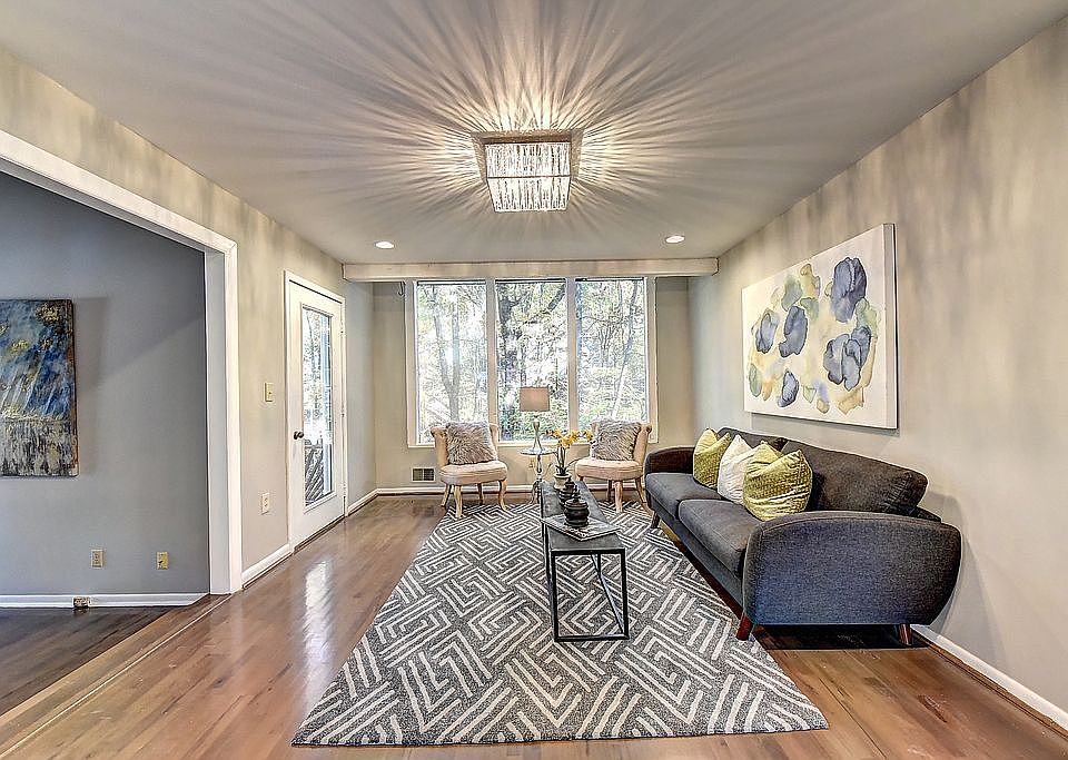 1st image of 355 Spyglass Bluff Dr