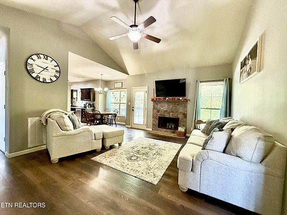 3rd image of 7148 Grizzly Creek Ln