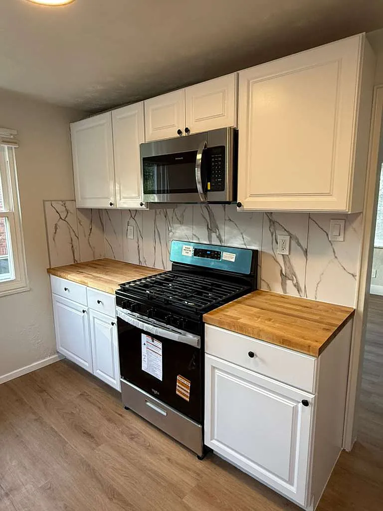 3 bed, 1.5 bath, 1518 sqft, $1,950 — Photo 2