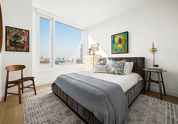 4th image of 310 Livingston St APT 1706
