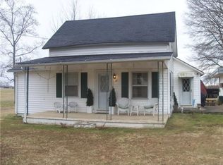 208 Church St, Summertown, TN 38483