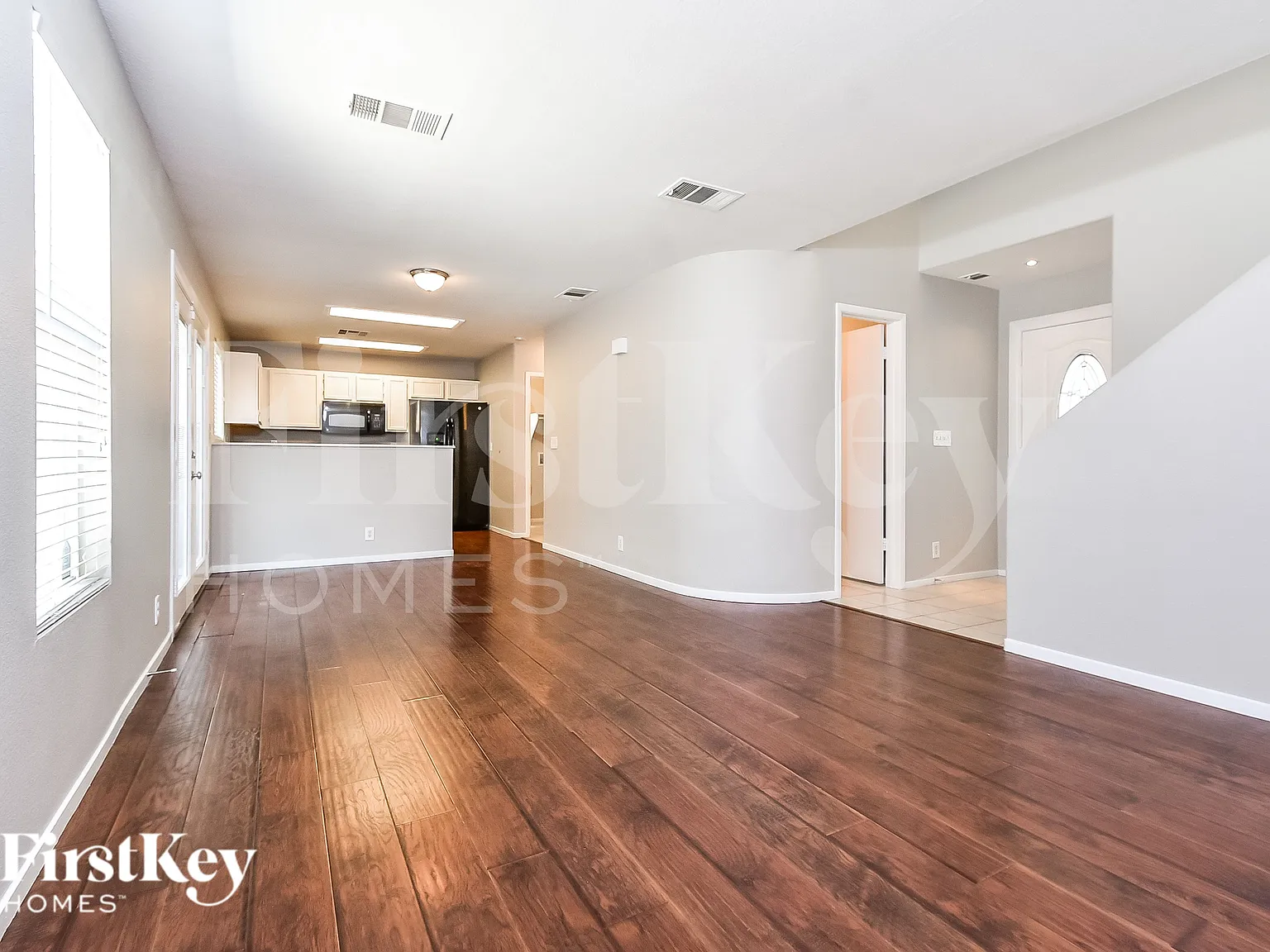 3 bed, 2.5 bath, 1525 sqft, $2,050 — Photo 4