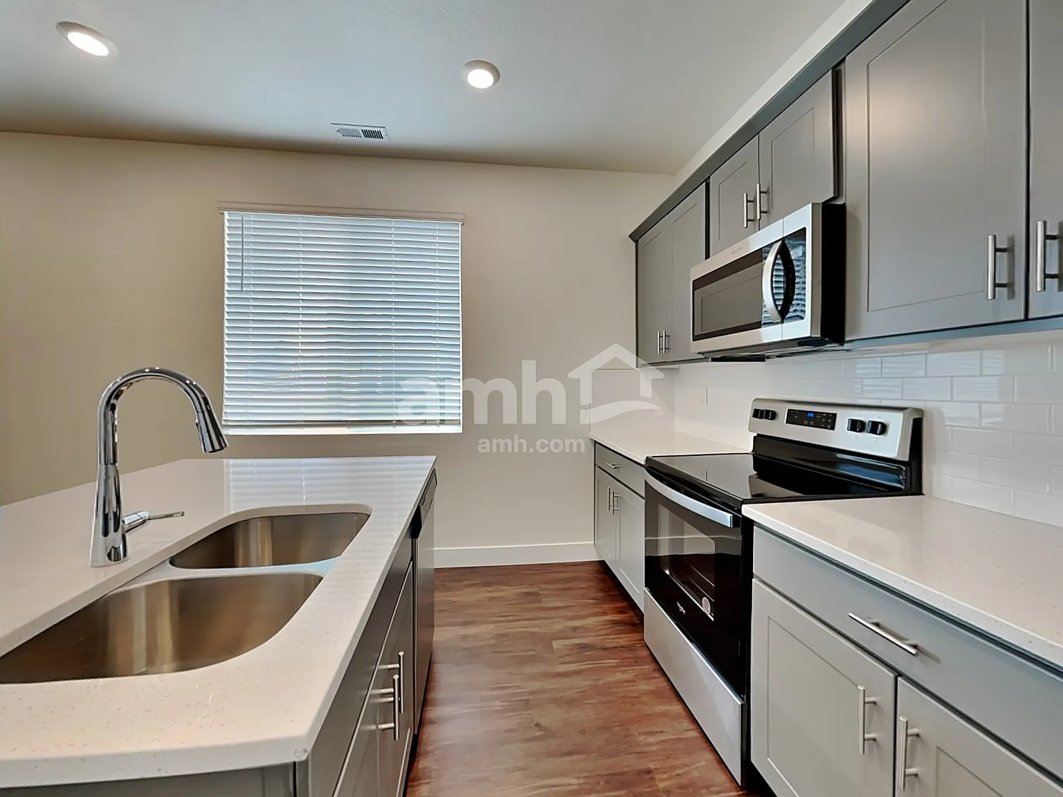 3 bed, 2.5 bath, 1796 sqft, $2,735 — Photo 4