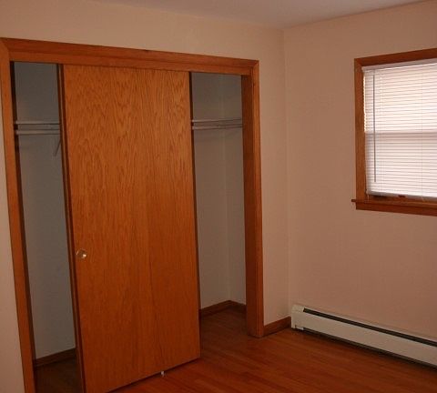 5th image of 282 N Oaklawn Ave #1
