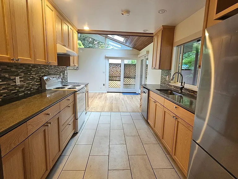 3550 Gangmarken Way NE — Photo 3