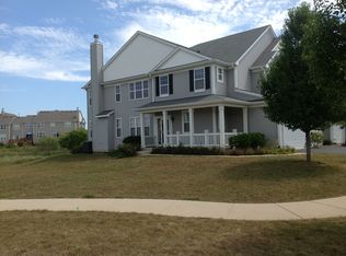 2835 Cattail Ct, Wauconda, IL 60084