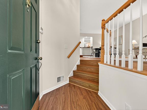 4th image of 1409 Park Garden Ln