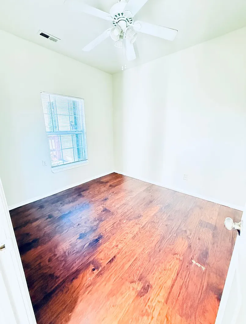 Morrison Rd #203 | 1 Month Free & $100 Homegoods Gc - Spacious 3-Bed In Denver's Westwood Neighbo... — Photo 3