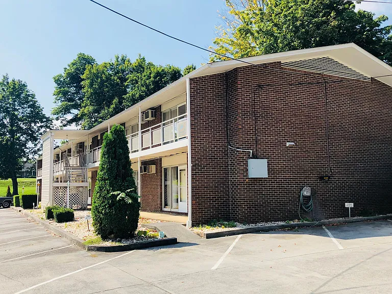 712 Carter Sells Rd — Photo 1