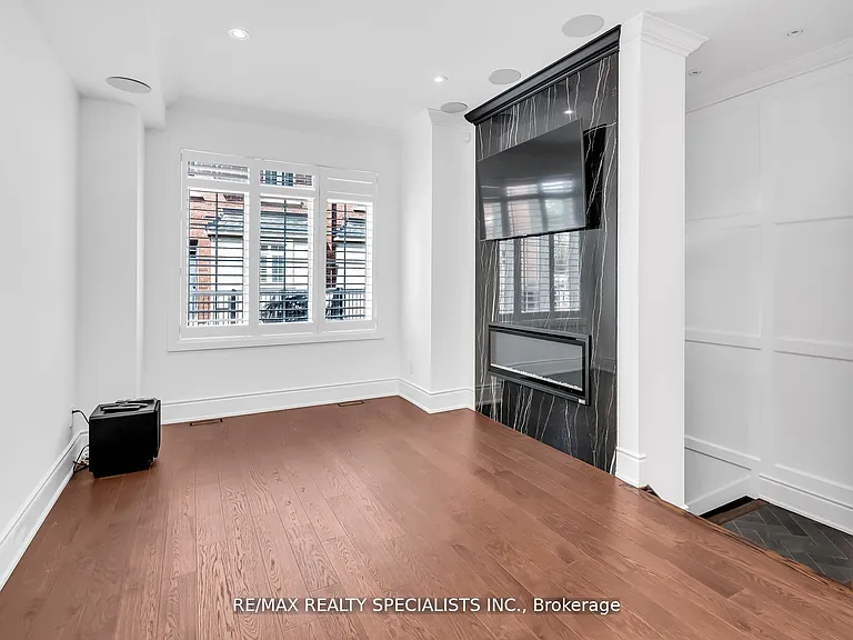 7 Streight Ln — Photo 13