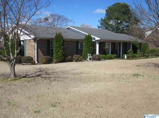 16099 E Glenn Valley Dr, Athens, AL 35611