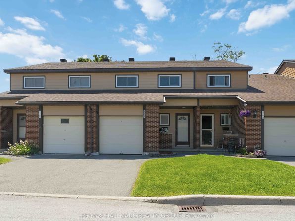 2202 Orient Park Dr #48, Ottawa, ON K1B 4W2
