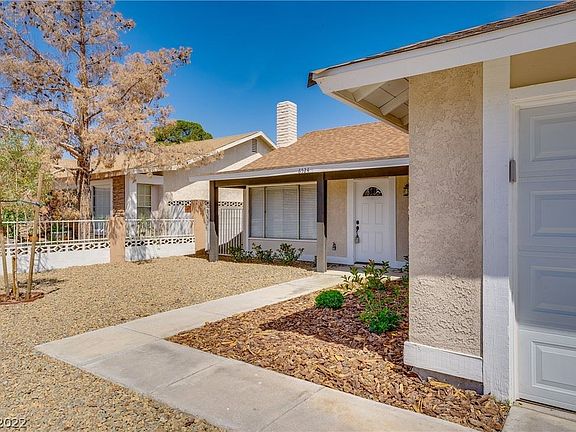3rd image of 6524 Starcrest Dr