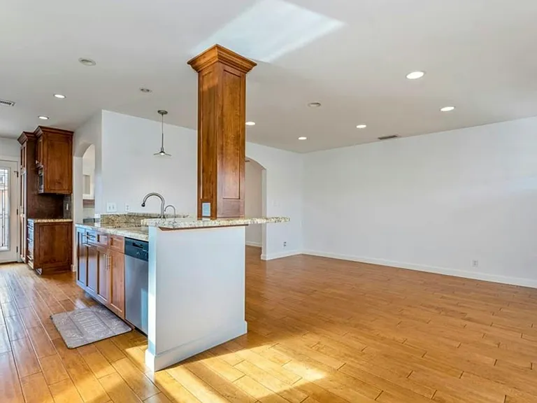 4759 Hackett Ave — Photo 18