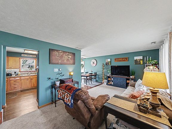 5th image of 825 Victoria Dr