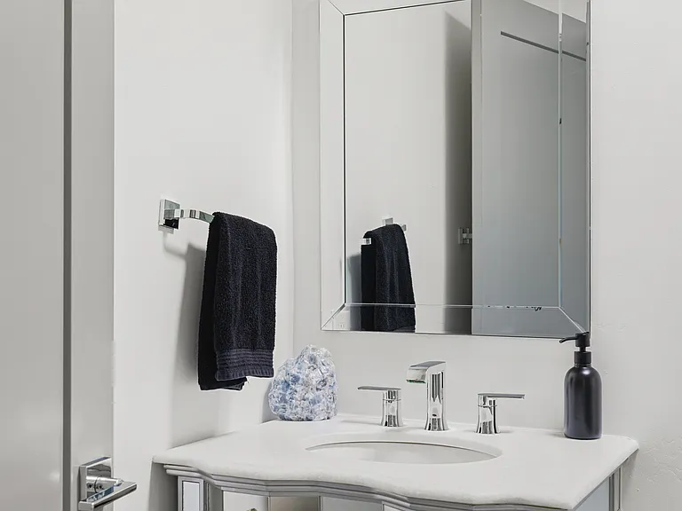 10011 E Windrose Dr — Photo 19