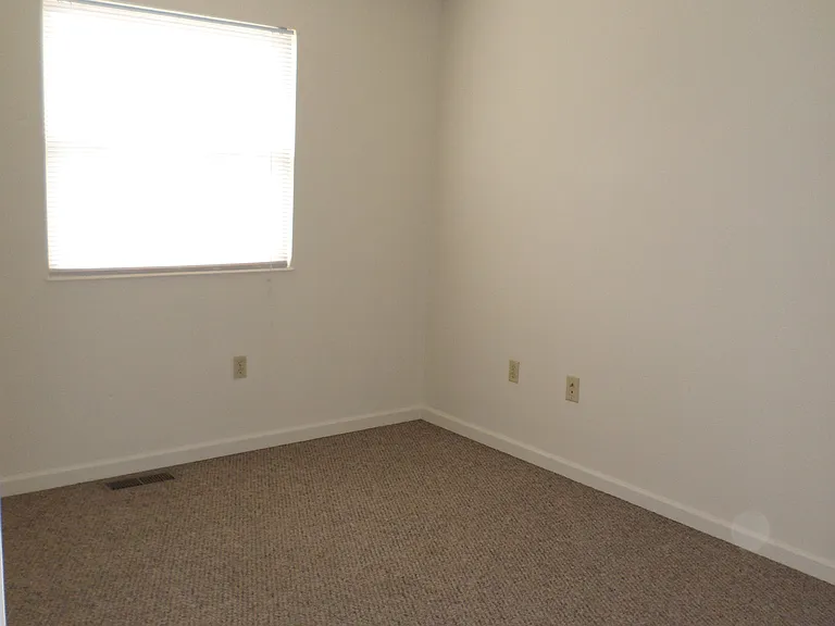 56 Highland Hills Dr #1 — Photo 8