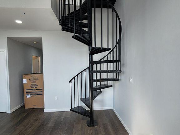 5th image of 69 Sparta Ave APT 418