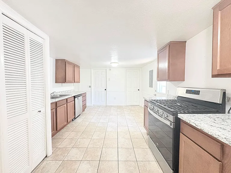 5234 Amsden Ave — Photo 8