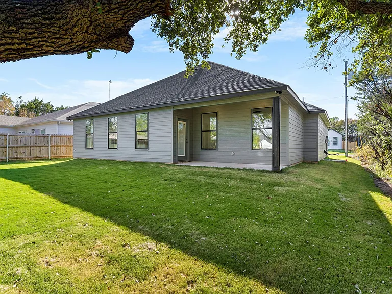 5105 Waterbury Ct — Photo 34