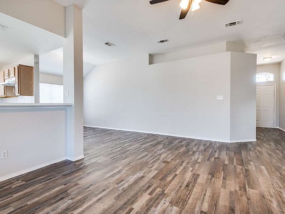 4th image of 3111 Ponds Edge Trl