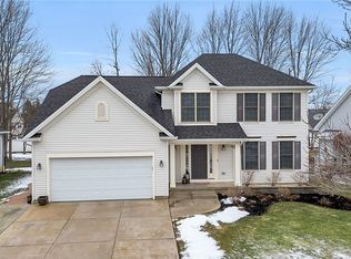 111 Autumn Creek Ct, East Amherst, NY 14051