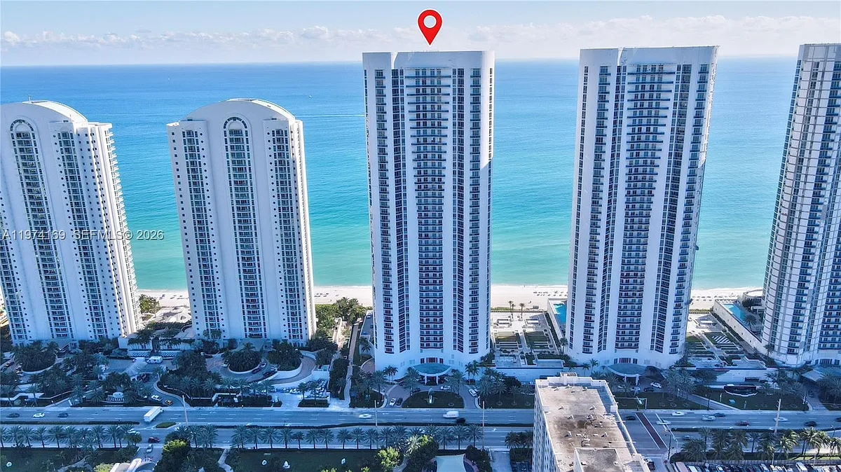 Building Photo - 16001 Collins Ave #3007