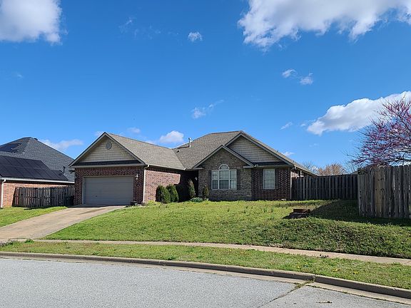 2nd image of 1926 N Batsford Dr