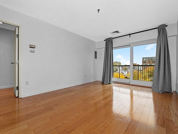 4th image of 133 Commander Shea Blvd APT 502
