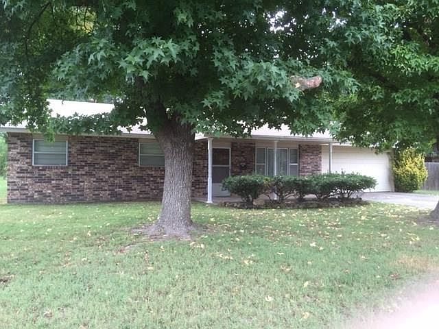 1st image of 402 N Westwood Ln