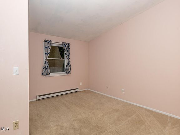 5th image of 74 Pepper Bush Place