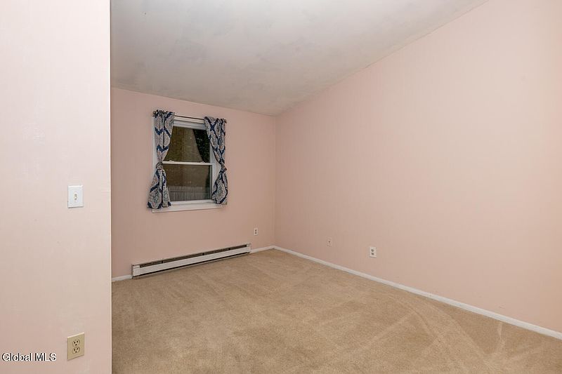 5th image of 74 Pepper Bush Place