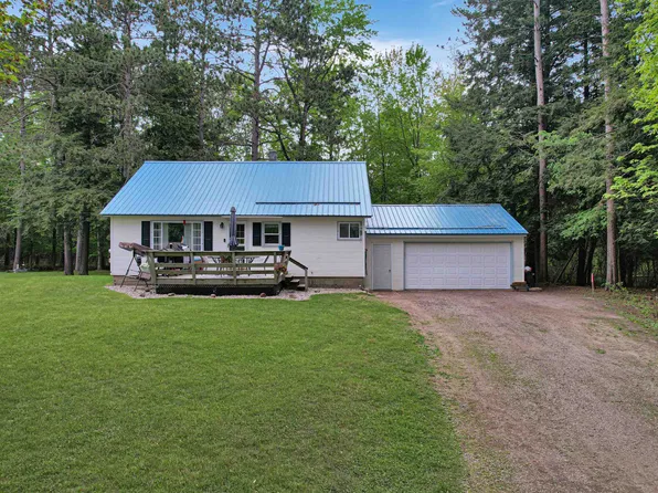 N512 River Dr, Menominee, MI 49858