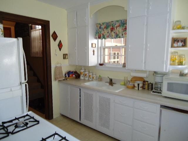 2nd image of 113 N Phillips St