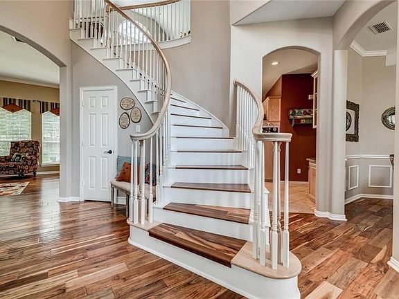 5th image of 1837 Windsong Cir