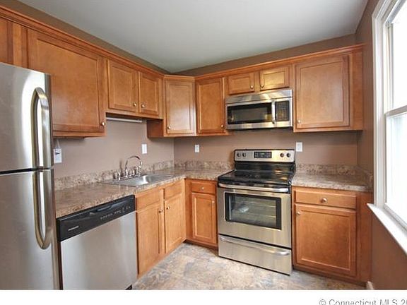 2nd image of 89 Lafayette Ave