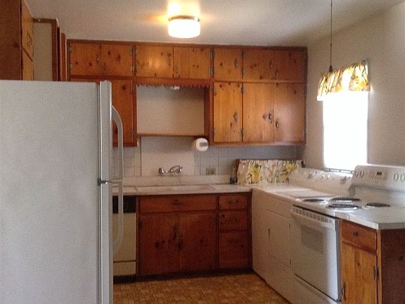 3rd image of 1305 N Union Ave
