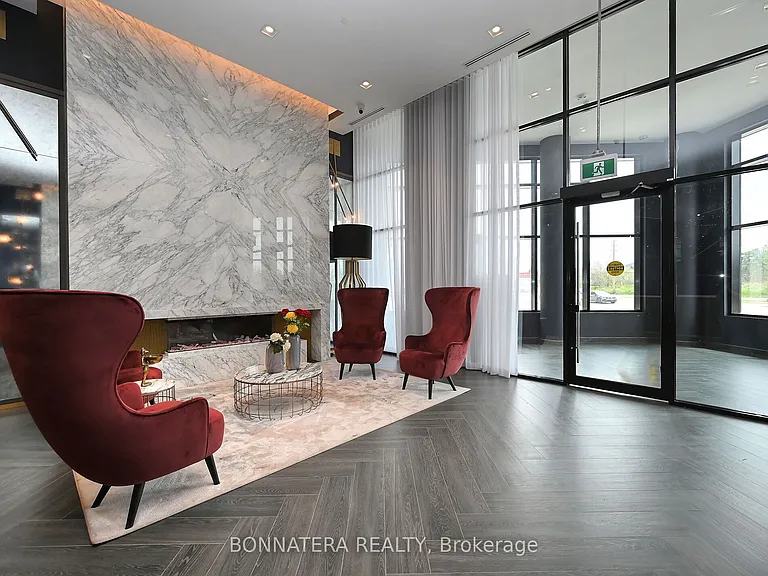 405 Dundas St W #319 — Photo 3