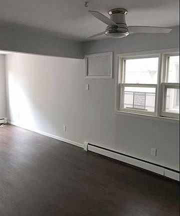 4th image of 398 Ege Ave #2