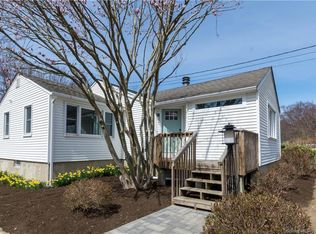 571 Burroughs Rd, Fairfield, CT 06825