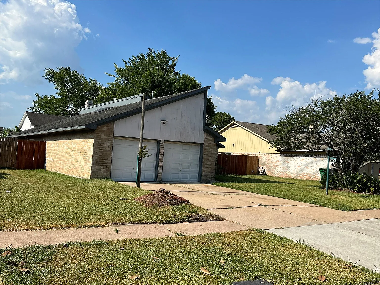 3 bed, 2.0 bath, 1960 sqft, $1,950 — Photo 3