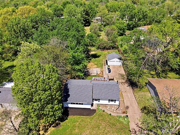2nd image of 10665 Farview Ave