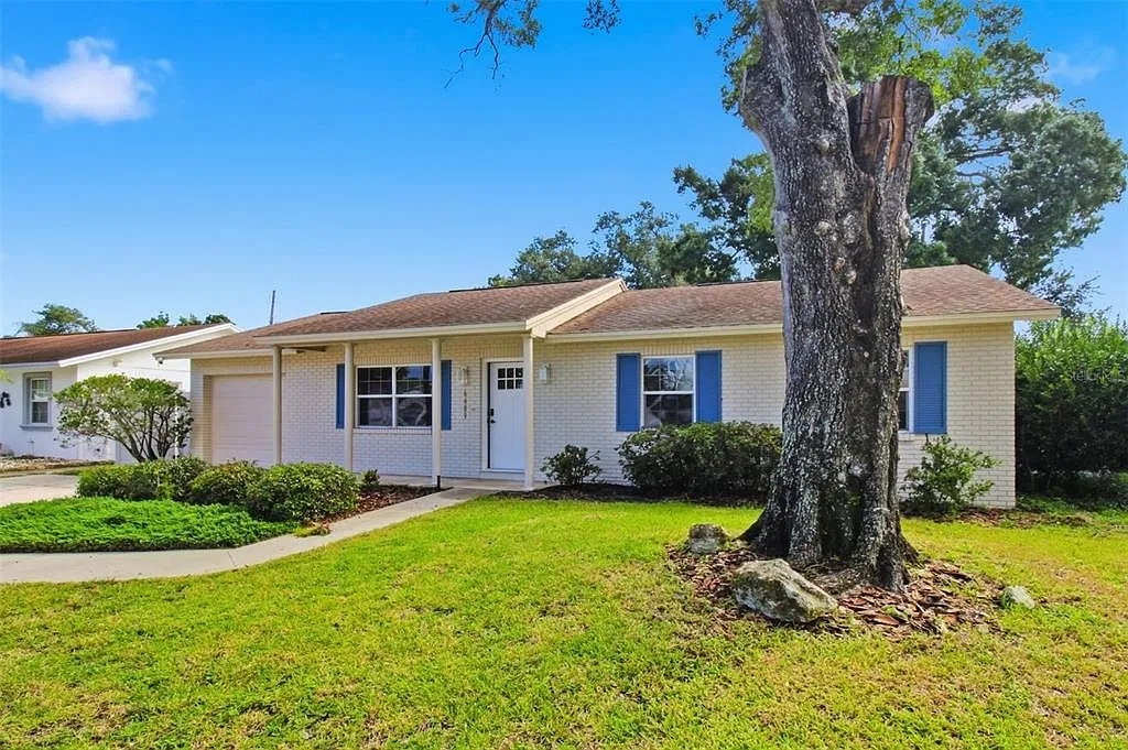 3 bed, 2.0 bath, 1580 sqft, $2,690 — Photo 2