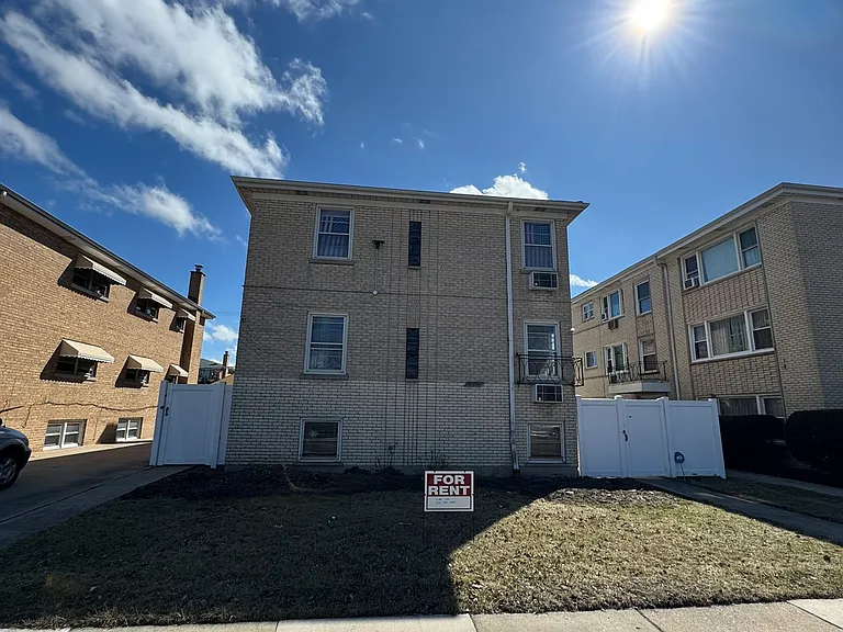 6331 W Devon Ave #2R — Photo 1