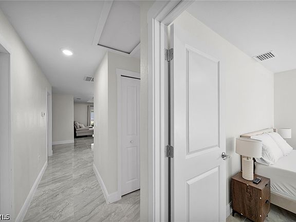 5th image of 903A Albany Ave