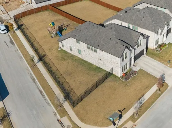 201 Blackbird Dr, Aledo, TX 76008