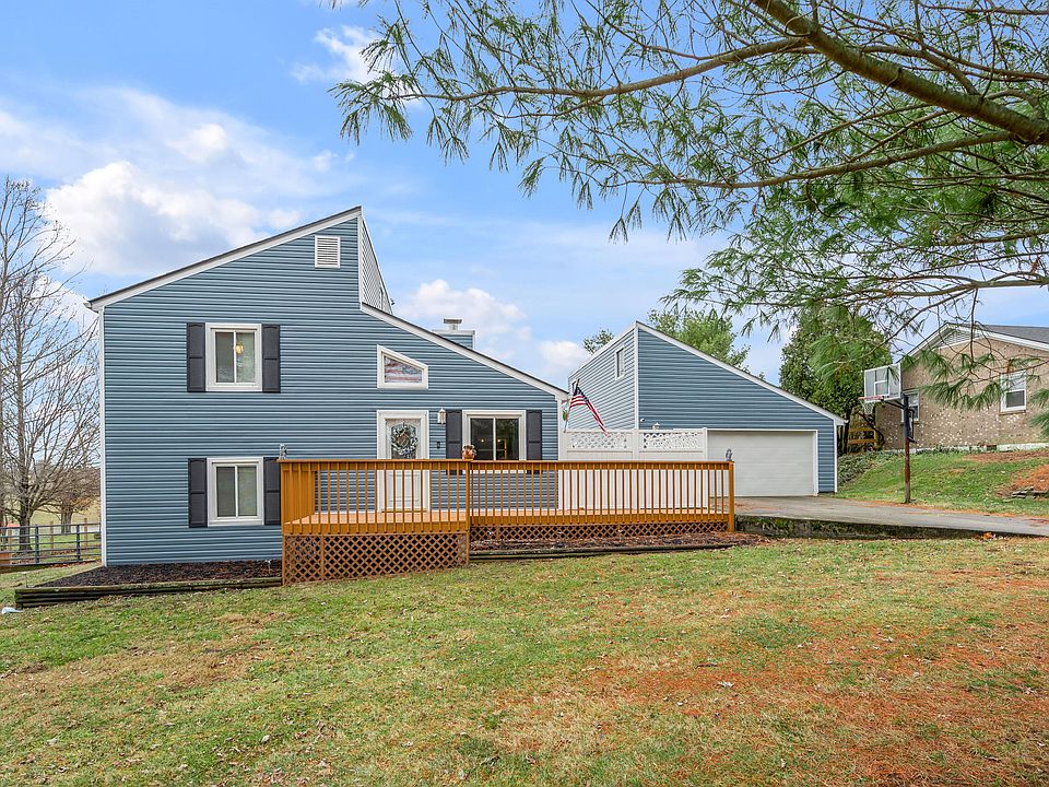 1st image of 125 Collins Dr