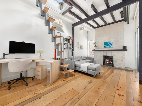 92 Horatio Street image 1 of 6