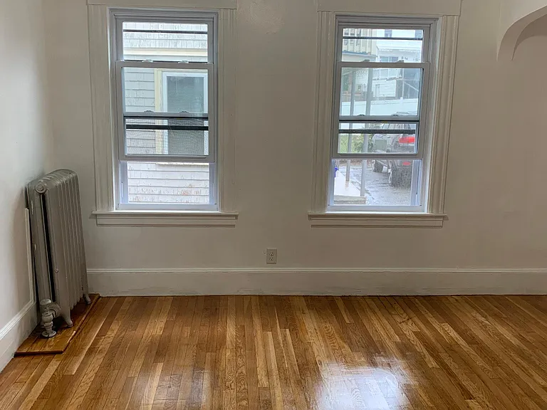 529 Pleasant St #B — Photo 10
